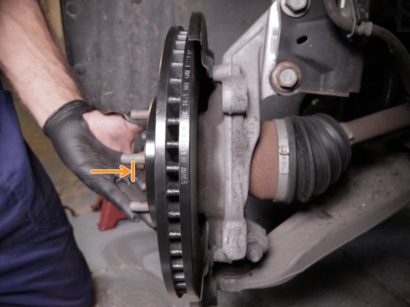 Replacer la chape sur le disque en maintenant ce dernier