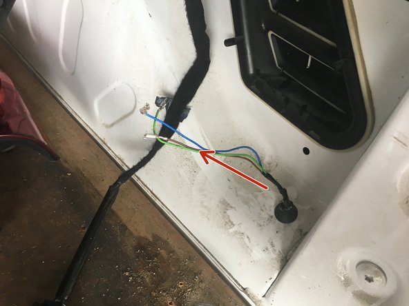 Percer un trou pour le passage du faisceau