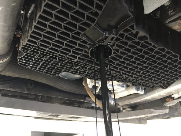 Deviser le bouchon à la main d'un quart de tour pour le retirer