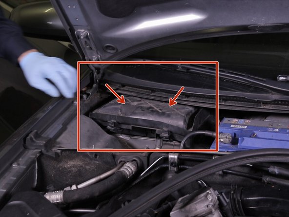 Repositionner le couvercle de la boite à air