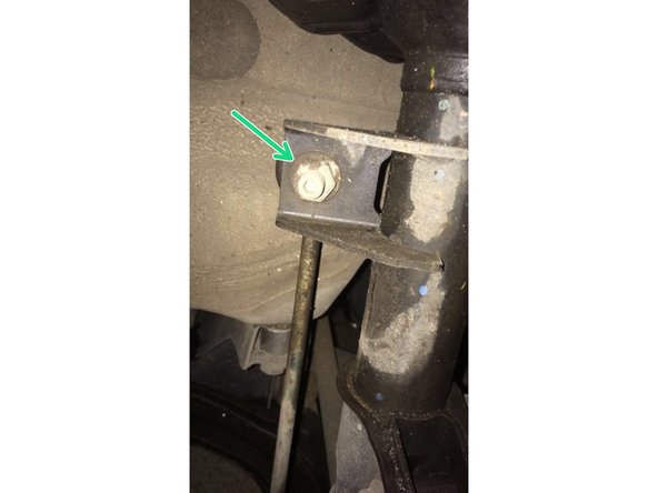 Ecrou de 16 mm. Il y a une empreinte hexagonale sur l axe de la rotule afin d'éviter qu'elle ne tourne sur elle mêmes lors du desserrage