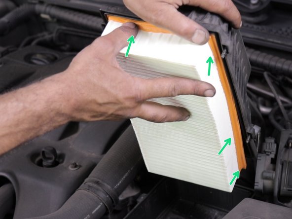 Rabattre le couvercle vers le bas