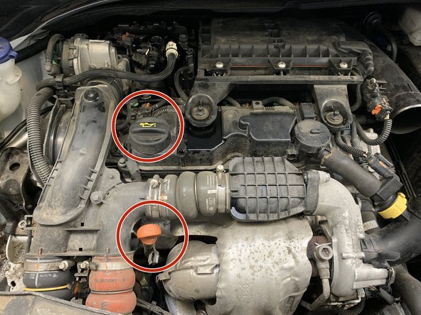 Remettre la jauge et le bouchon puis démarrer le moteur pour remplir le filtre à huile