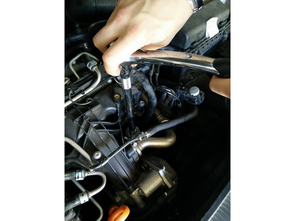 
Tighten the filter cap (bell) to torque: 25N.m using a torque wrench

