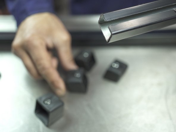 Retirer les 4 caches