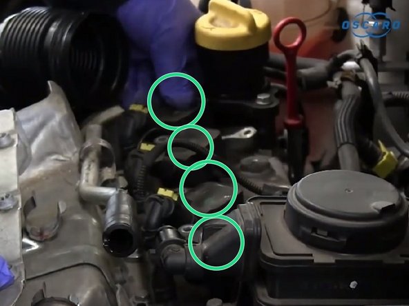 Repositionner la rampe d'allumage et les 4 bobines