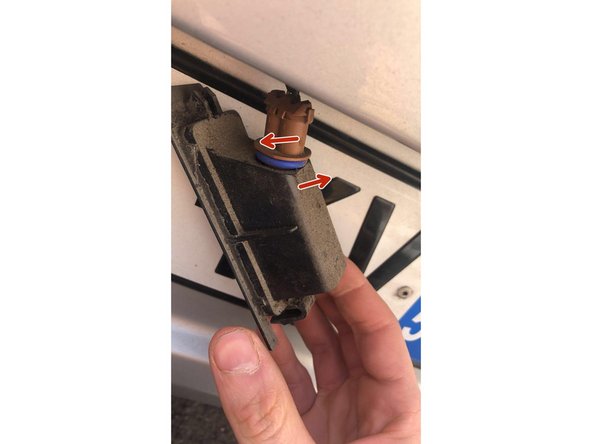 Replacer le support d'ampoule et le faire tourner d'un quart de tour