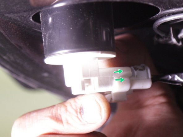 Retirer le connecteur en le declipssant vers vous