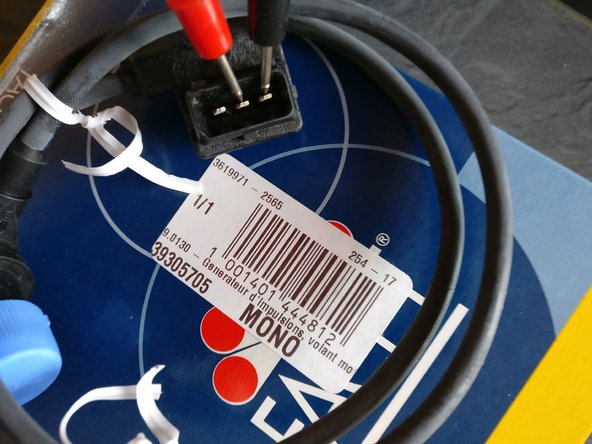 Dans mon cas la voiture ne démarrait plus du tout. Après changement du capteur du capteur elle démarrait donc vous pouvez considérer que le capteur est HS si la valeur de 53.7 ohm ou moins