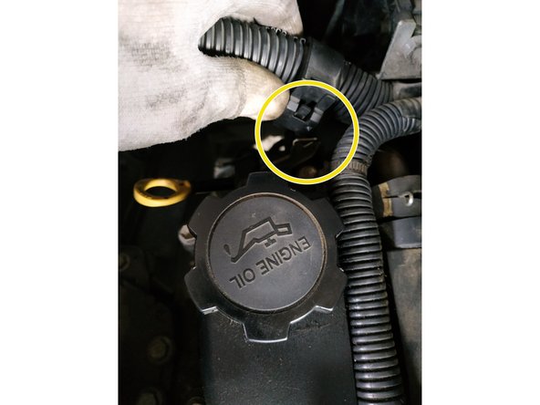 remettre l'agrafe du faisceau calculateur à sa place (on doit entendre un &quot;clic&quot;)