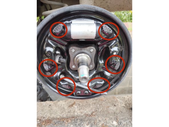 Remplacer le cylindre et le serrer à 0,7 daN.m