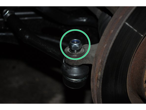 Placer et serrer l'écrou