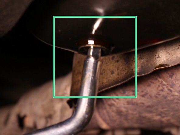 Serrer le bouchon du carter à l'aide d'un carré de vidange