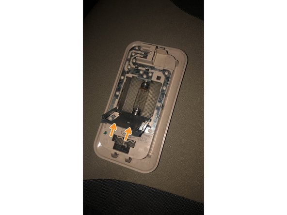 Refermer le cache en aluminium