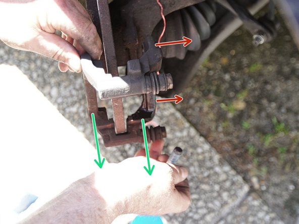 Retirez la chape en tirant vers l'exterieur