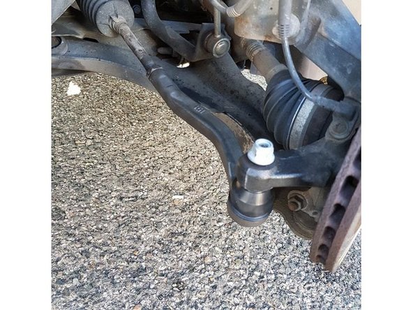 Il est conseillé de changer de chaque côté la rotule de direction.