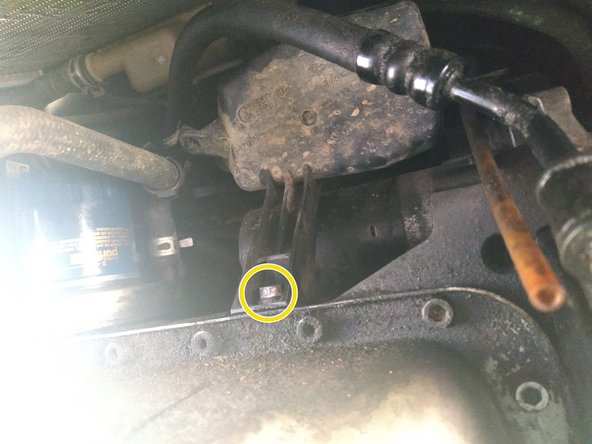 poser et serrer l'écrou de maintien en bas, clé de 13mm