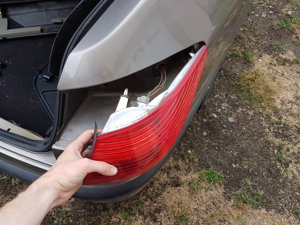 
Pull the light backwards to remove it
