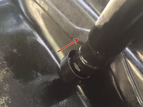 Remettre le clips du vérin du haut