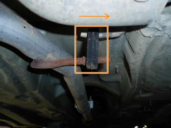 Monter le silentbloc de la ligne d'échappement