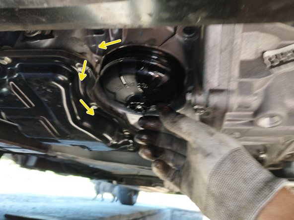 finir de dévisser à la main