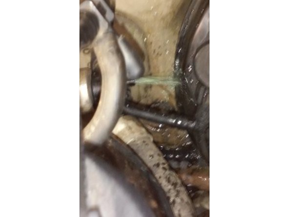 Refaire le niveau jusqu'au repère maxi, faire chauffer le moteur jusqu’à l' enclenchement du ventilateur.