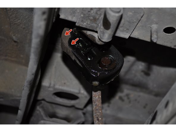 Appliquer du lubrifiant sur le caoutchouc pour faciliter la dépose.