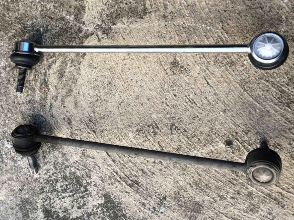 Commencer par serrer l'écrou du haut se trouvant sur la jambe de force de l'amortisseur.