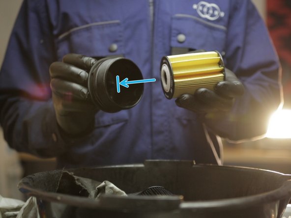 Insérer le nouveau filtre dans la cloche