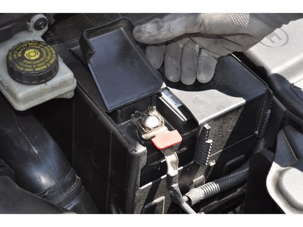 
Reconnect the battery.
