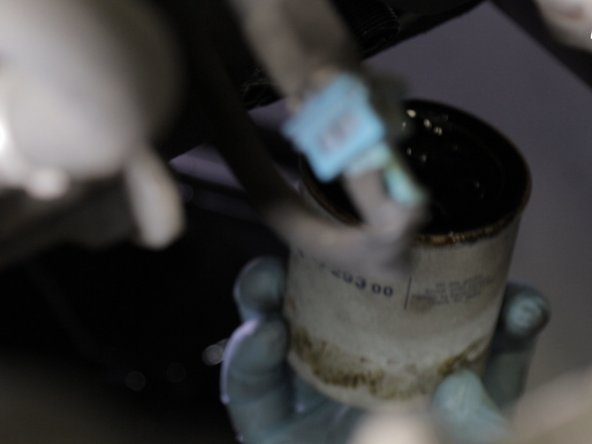 Une fois l'ancien filtre retiré, le comparer au nouveau