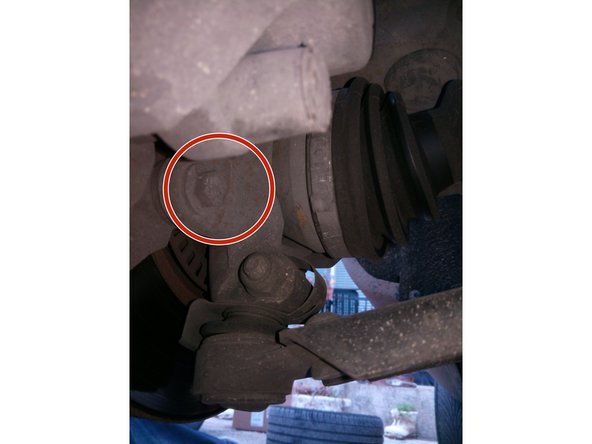 Devisser l'étrier à l'aide du clé de 13mm, il y a deux boulons