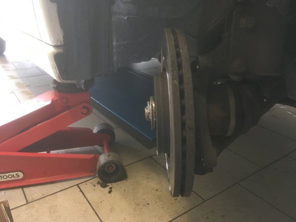 NE SURTOUT PAS LAISSER PENDRE L ÉTRIER PAR LE FLEXIBLE