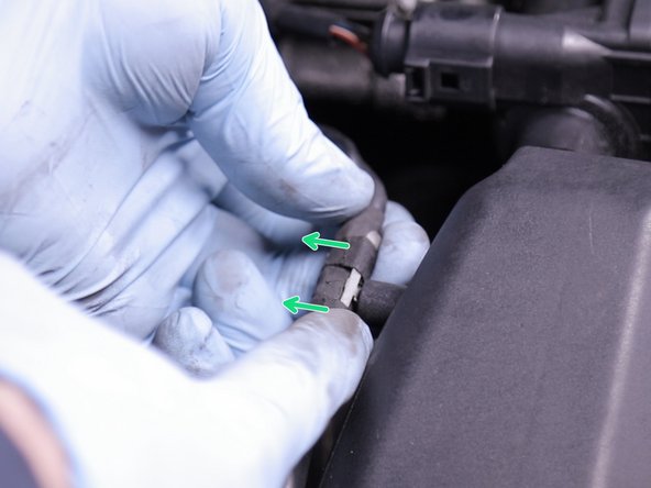 Retirer le clips du faisceau du débitmètre