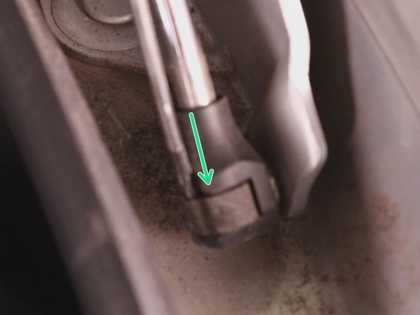 Réaliser la même opération sur le bas du vérin