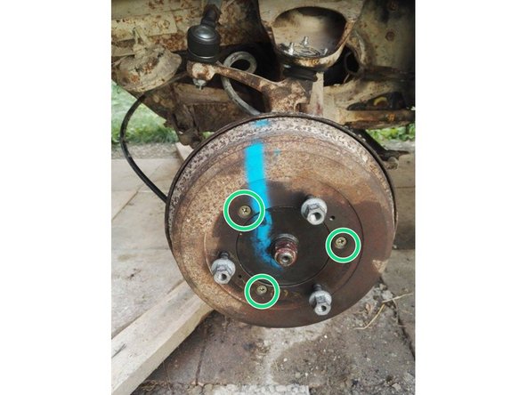 Comme pour l'arrière, remontez les mâchoires en prenant soin de déconnecter les ressorts (inférieur/supérieur) pour pouvoir les mettre en place, et les reconnecter une fois les mâchoires dans la flasque. (CF Etape 6 mâchoires arrières)