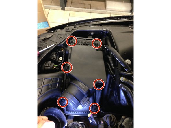 Deviser les six vis de T25