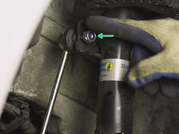 Visser l'écrou sur la tige