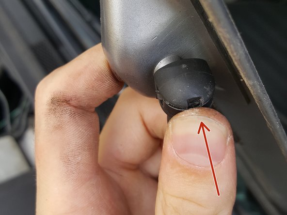 Appuyer sur le clips avec le pouce pour le fixer