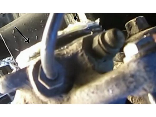 graisser le joint torique qui se trouve sur l étrier pour faciliter le montage du moteur