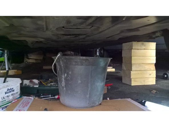 Laisser l'huile s'écouler le plus longtemps possible, et le faire moteur chaud car elle sera plus fluide.