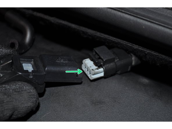 Enficher le connecteur sur le capteur.