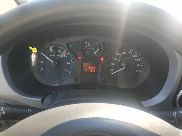 démarrer et maintenir un régime de 2000trs/mn pendant quelques secondes