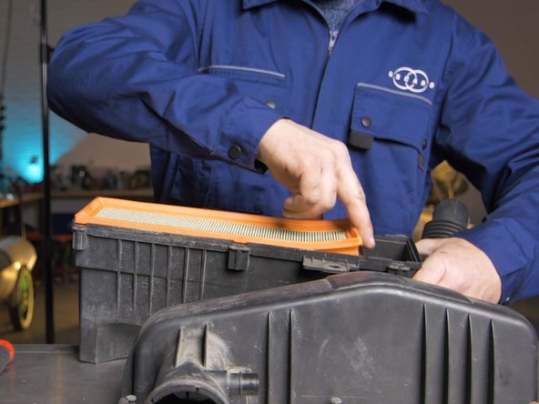 Retirer le filtre à air de son emplacement