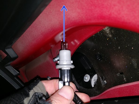 Pour démonter l'ampoule, vous devez utiliser un chiffon !