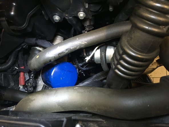 Terminer le serrage légèrement à l'aide du cliquet