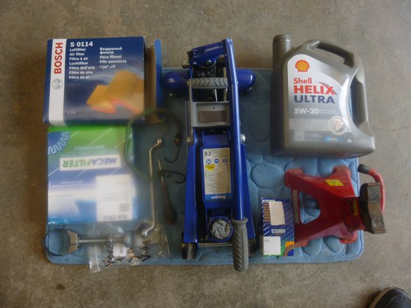 Par la suite je contrôle tous mes niveaux, et je change le filtre à air et le filtre à pollen, je sais c'est pas prévu,mais cela ne coûte pas beaucoup plus cher.