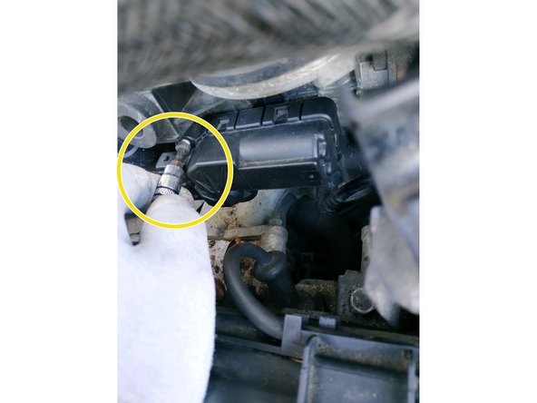 
I use the T25 torx socket to go faster
