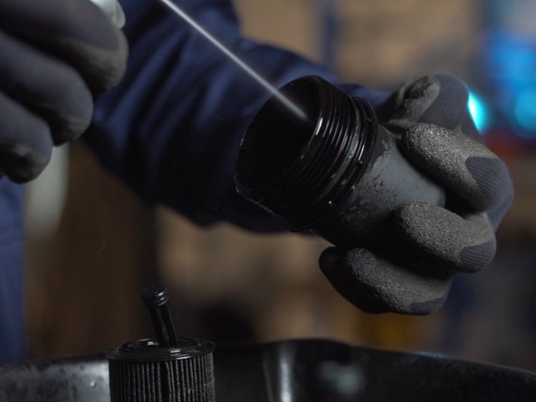 Nettoyer la cloche avec du nettoyant frein