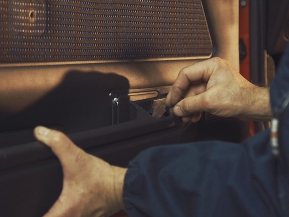 
Present the pocket and pass the connectors through the dedicated holes
